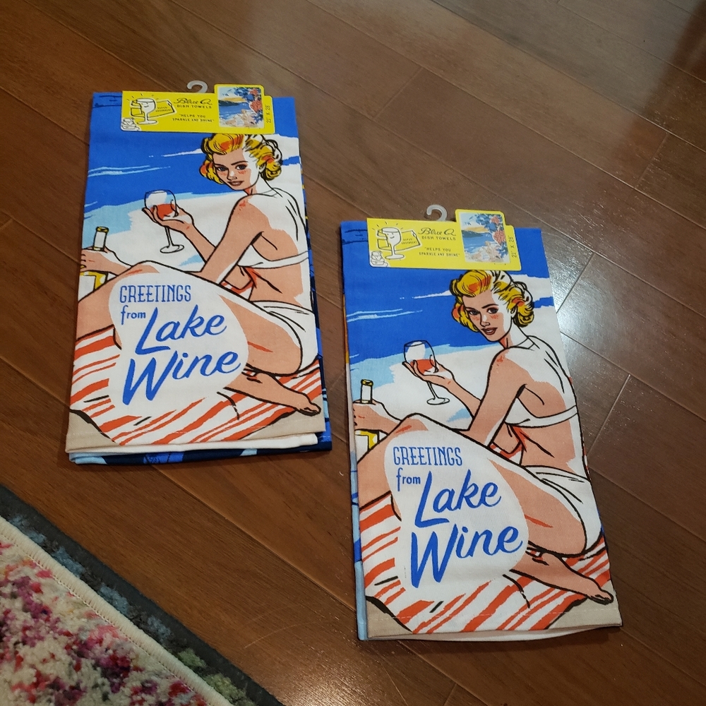 Blue Q 'Lake Wine' Kitchen towel - Picture 2 of 5